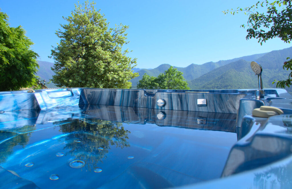 Jacuzzi esterna – Sunrise Inn Pessinetto