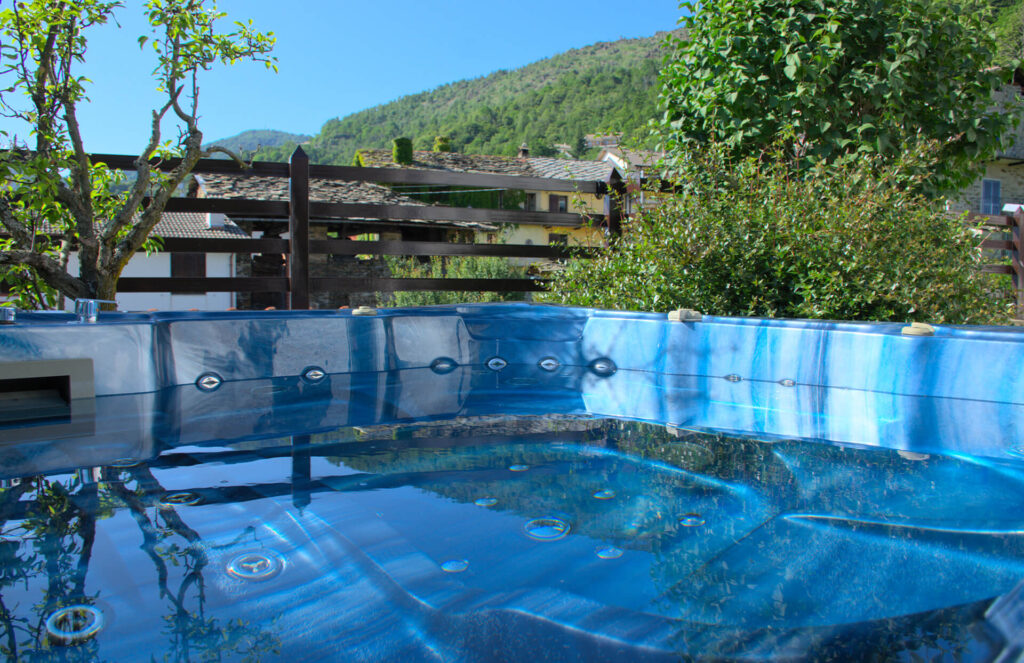 Jacuzzi esterna – Sunrise Inn Pessinetto